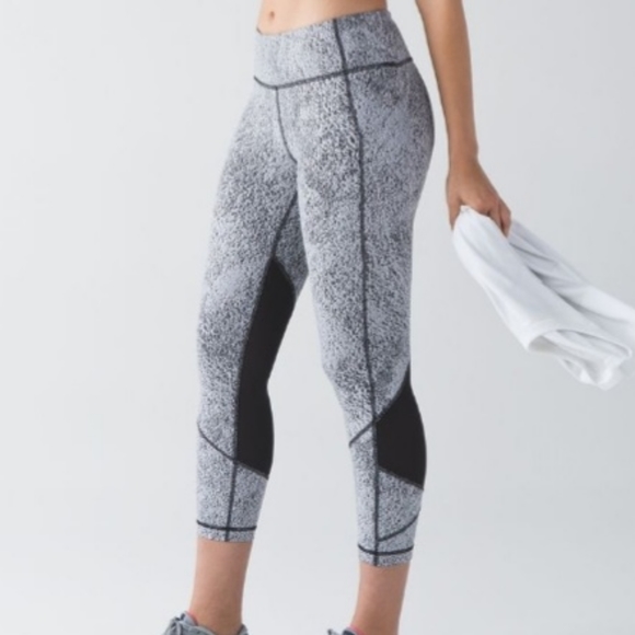Lululemon Pace Rival Crop - Picture 2 of 8